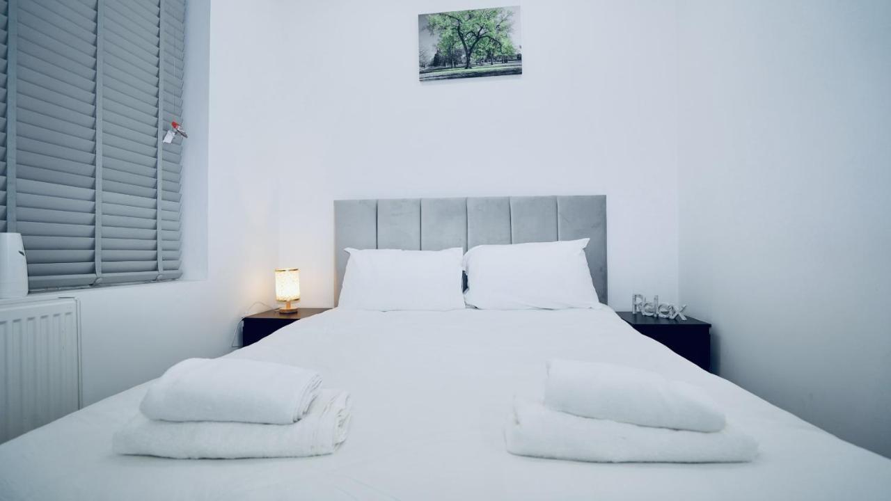 E2M Stays Lovely Apt Close To Ilford Station With Free Parking מראה חיצוני תמונה